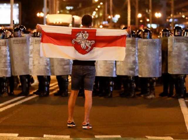 Вслід за NEXTA: Білорусь вимагає екстрадиції чотирьох опозиціонерів із РФ