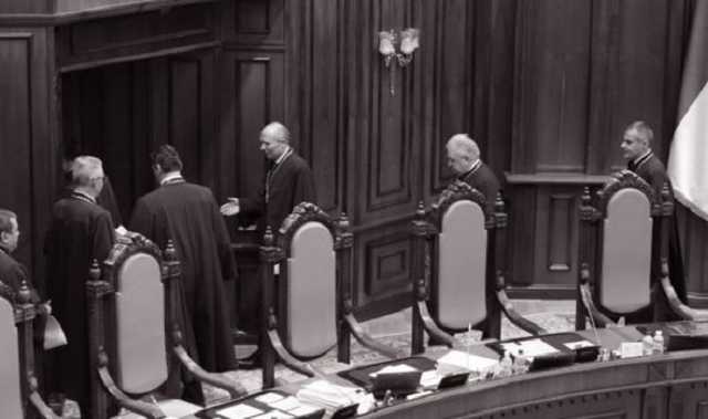 Зашморг української законності