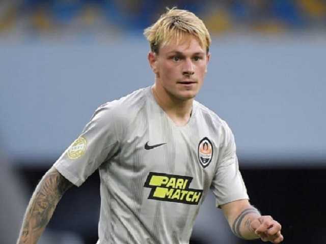 Футболист «Шахтера» снес на «Мерседесе» дорожный знак: подозревают алкоголь