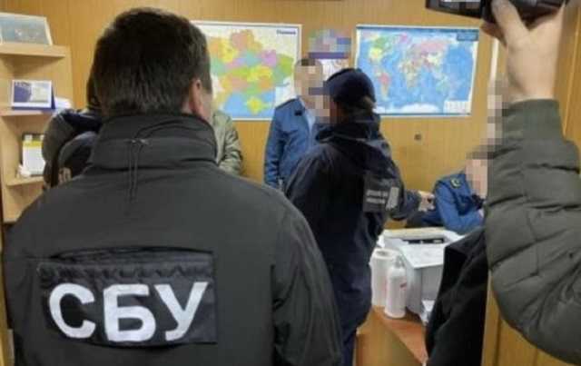 Чиновников одесской таможни поймали на взятке
