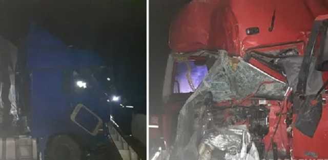 Под Полтавой на трассе столкнулись две фуры, оба водителя погибли