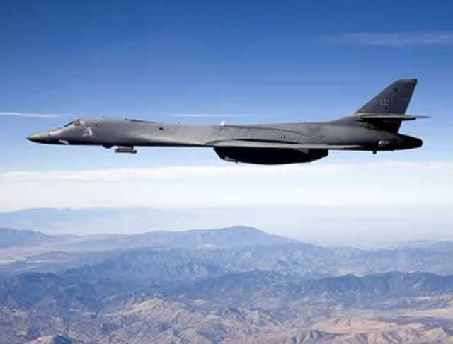 Байден направит к границам России ядерные бомбардировщики, чтобы предупредить Путина – СМИ