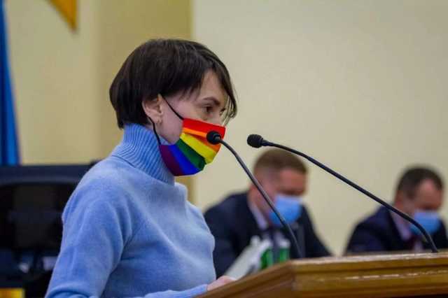 Скандал в "Европейской солидарности": депутатку травят из-за ЛГБТ-маски