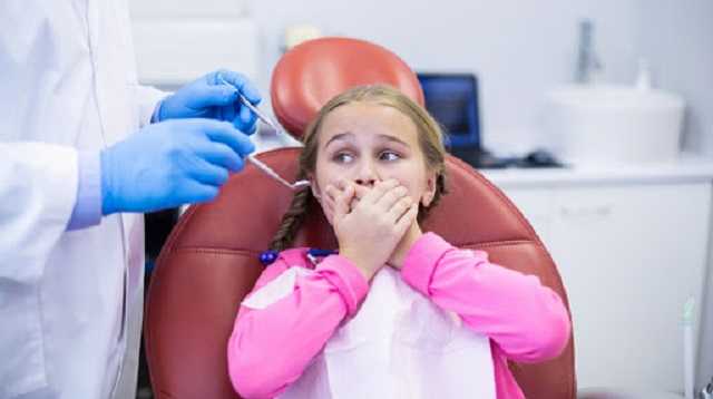 Стоматолог из Ровно избивала и душила детей во время лечения