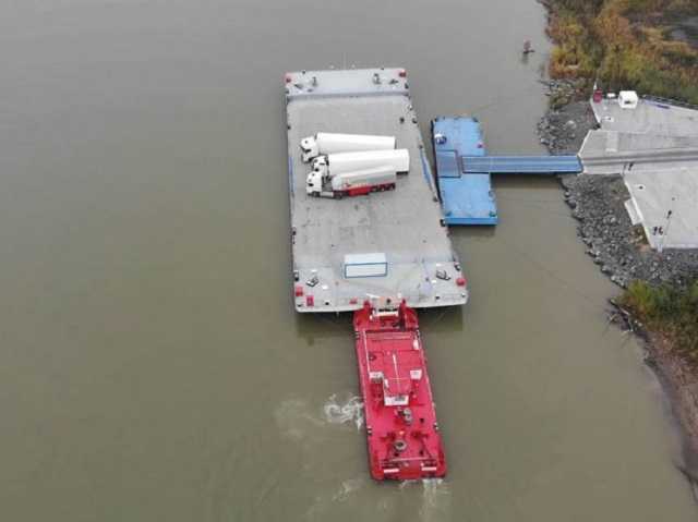 На Дунаї відкрили поромну переправу на кордоні з Румунією