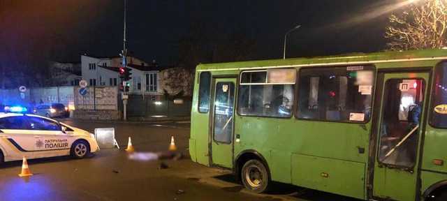 В Одесі чоловіка збила машина, а потім переїхав автобус