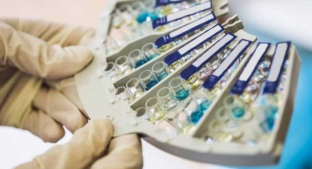 Во Франции мужчина повторно заразился коронавирусом из ЮАР