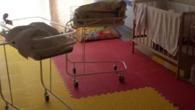 Жінка прикрилась сурогатним материнством і продала власну дитину подружжю з Китаю