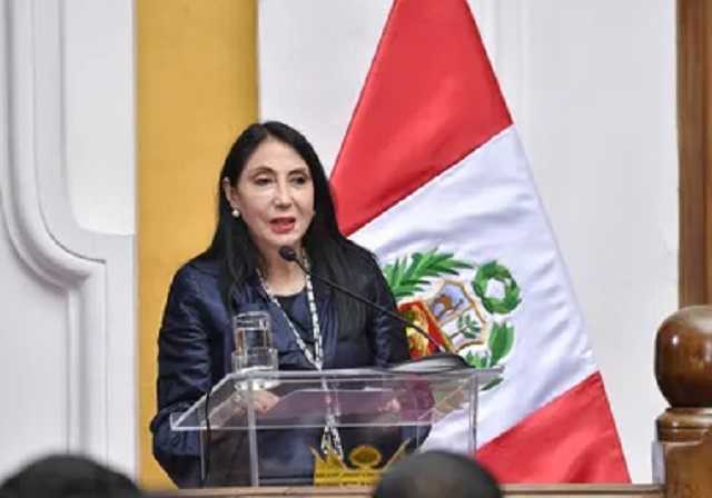 В Перу министр подала в отставку из-за вакцинации от COVID-19 вне очереди