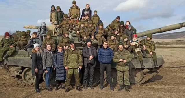 Офицер ВСУ показал, как Крым превратили в лагерь по подготовке "боевых отрядов Путина"