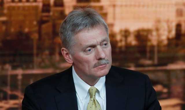 Россия продолжит помогать "гумконвоями" Донбассу, больше некому это делать, - Песков