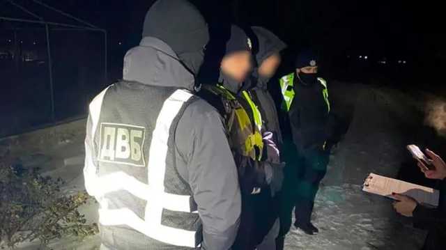 Полицейского из Каменец-Подольского поймали на продаже информации из систем МВД