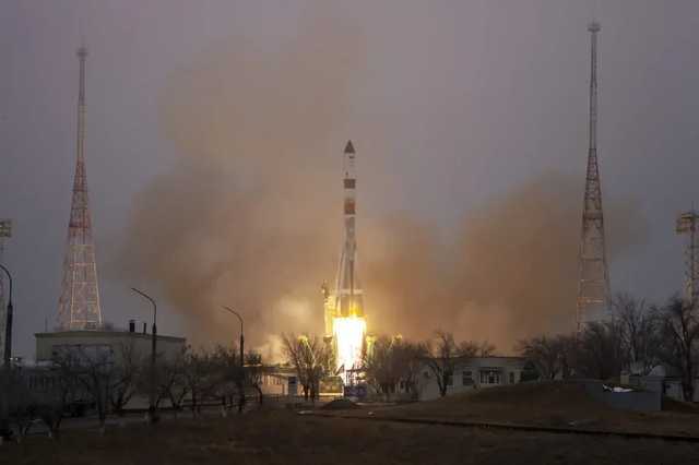 Россия передала на МКС «армированную накладку с клеевым соединением» для устранения трещины