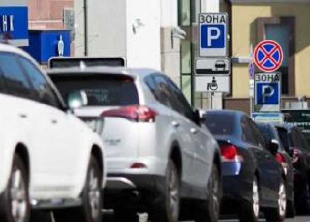 Выдача документов и номерных знаков в автосалоне: Кабмин урегулировал вопрос