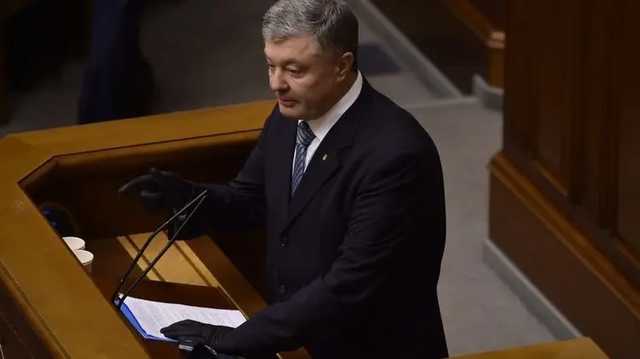 Порошенко объяснил покупку "Прямого" угрозой санкций Зеленского