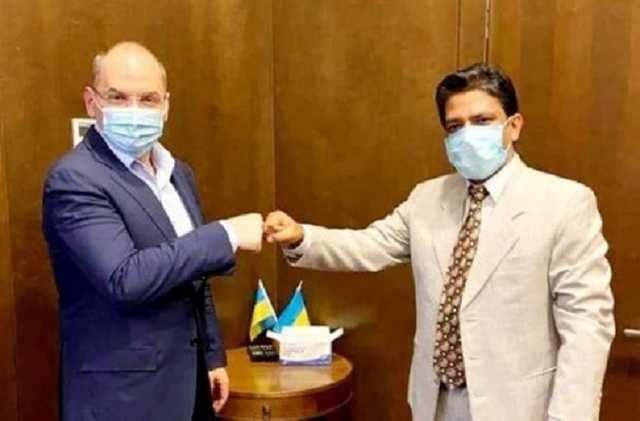 Стало известно, сколько вакцин против COVID привезет из Индии Степанов