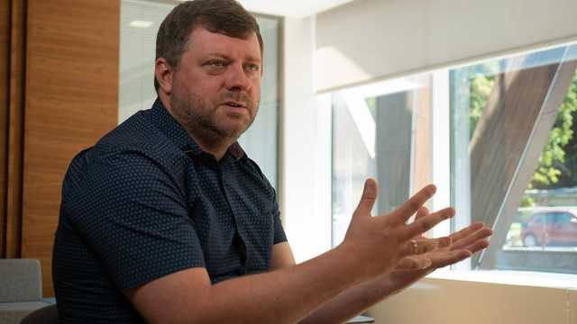 Сколько "слуг" поддерживают Зеленского, а сколько "своих" у Разумкова: ответ Корниенко