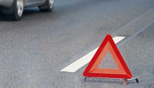 У Києві водій Mercedes збив двох пішоходів, тікаючи від поліції