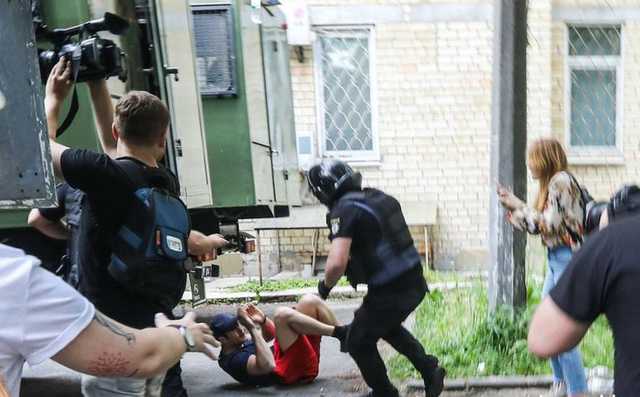 Полиция вновь отдаляется от народа