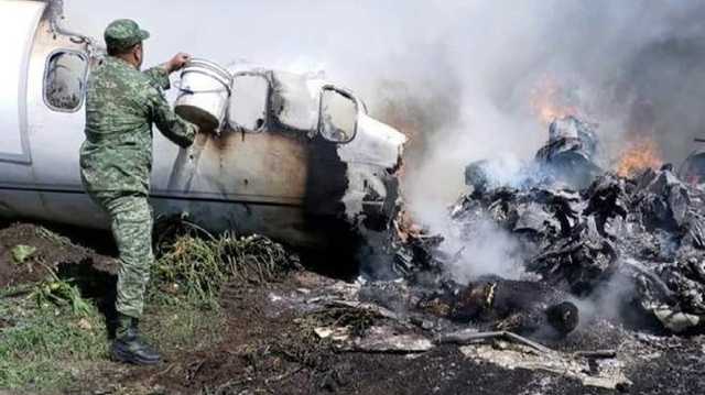В Мексике разбился военный самолет: погибли 6 человек