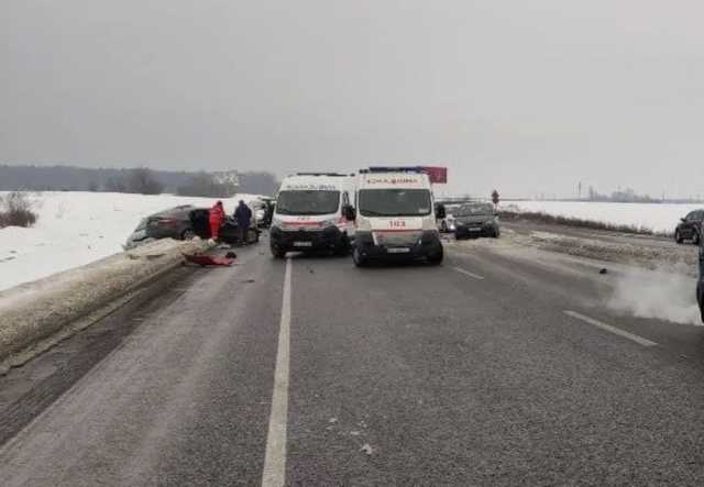 На Киевщине произошло ДТП с участием пяти авто