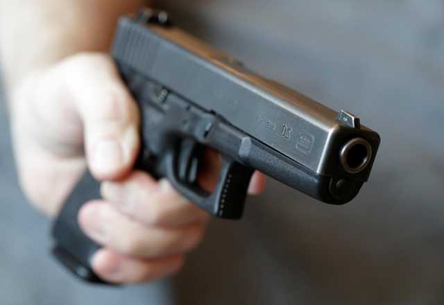 У Вінниці рецидивіст погрожував пістолетом медикам у лікарні