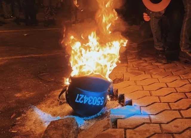 В Киеве под ОПУ сторонники Стерненко схлестнулись с полицией, есть раненые