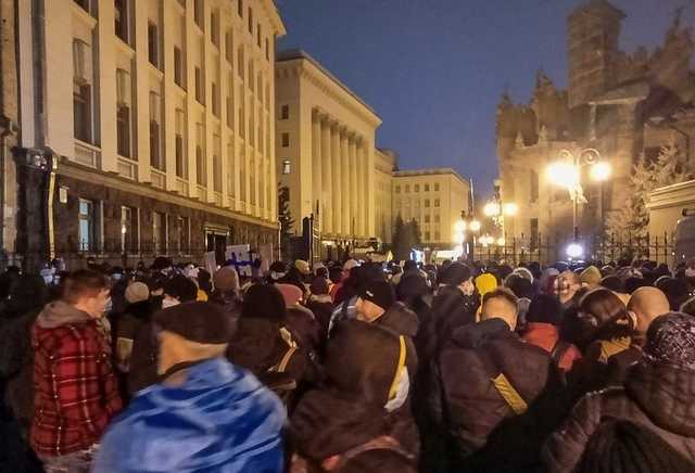 Протестующие на Банковой объявили о бессрочной акции протеста с субботы