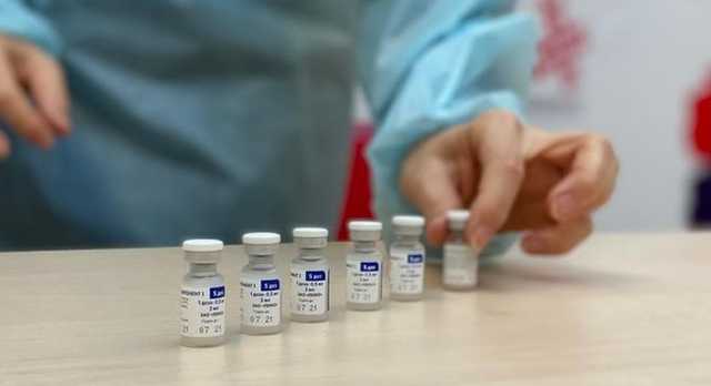 Ляшко объявил, на какой срок обеспечивает иммунитетом вакцинация от коронавируса в Украине