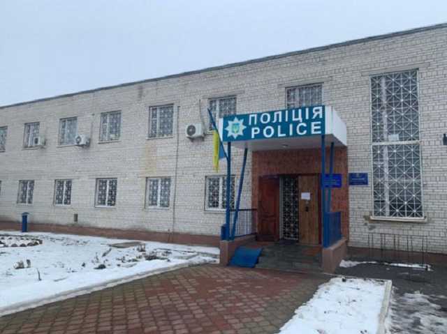 Мужчина развращал 5-летнюю внучку на глазах у ее брата