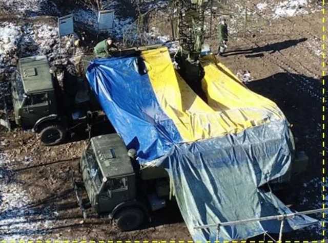 На Донбассе впервые заметили радиолокационную станцию РФ: фото желто-синей маскировки