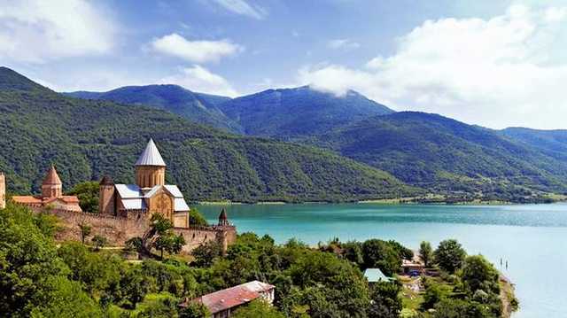 Грузия открывает свои границы для украинцев: при каком условии можно въехать в страну