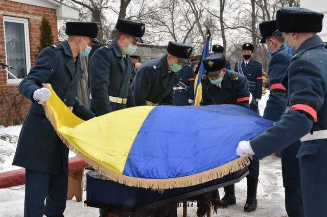 На Сумщине попрощались с воином ВСУ, погибшим в пожаре на фронте