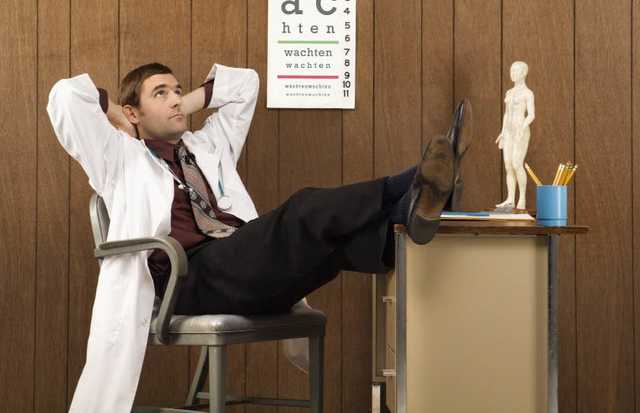 В России медикам запретили ерзать на стульях