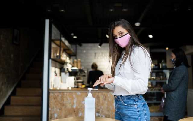 В Чехии продлили чрезвычайное положение из-за COVID-19