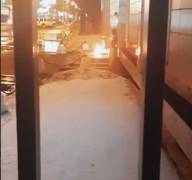 В Москве у "Останкино" мужчина поджег себя, а потом попросил о помощи