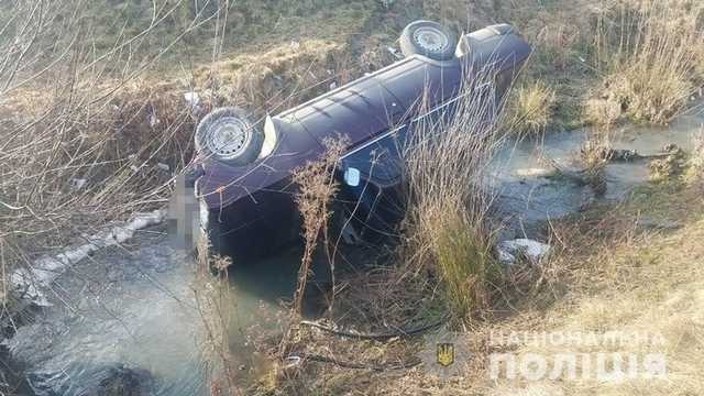 На Закарпатті 21-річний водій збив двох малолітніх велосипедистів і вилетів у кювет