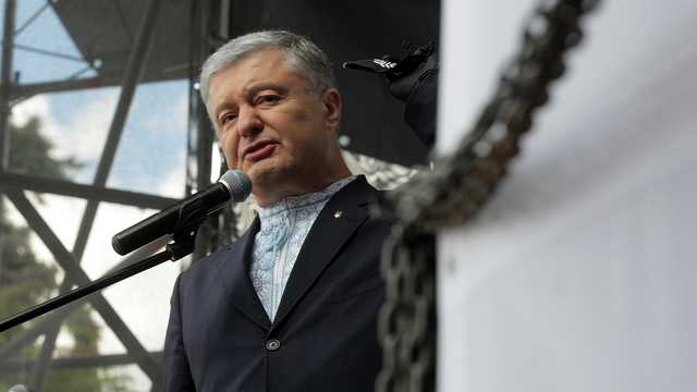 Порошенко сделал второй анонимный подарок за два месяца — дал миллион