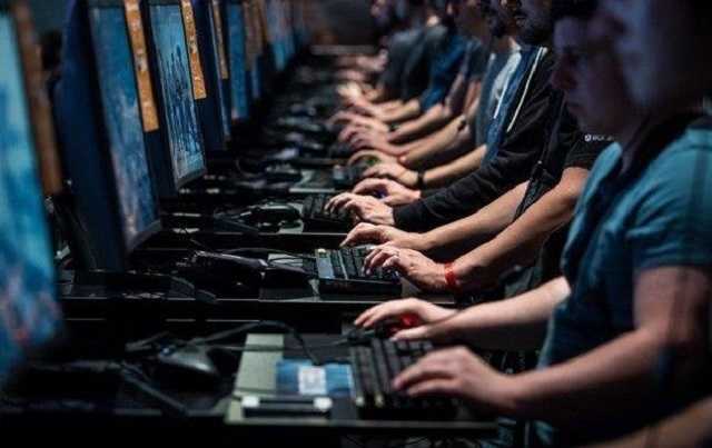 СБУ заблокировала ботоферму, которая работала на Россию