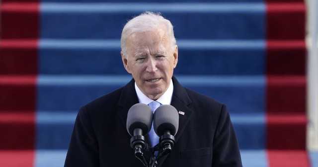 Зеленский пригласил Байдена в Украину на празднование 30-летия Независимости