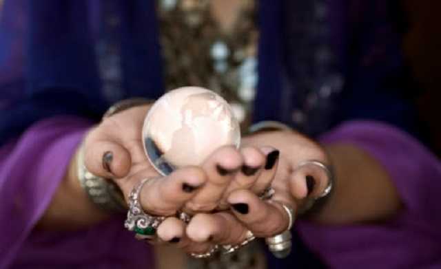 Мешканка Запоріжжя віддала шахрайкам 123 тисячі, щоб “зняти порчу” з доньки