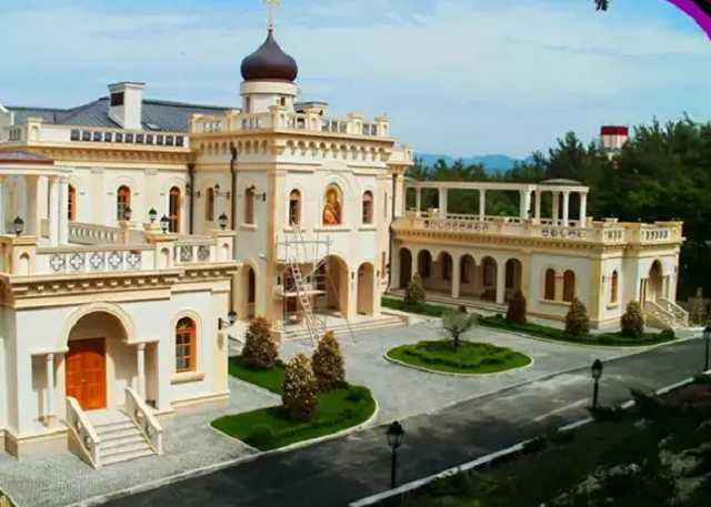Возле «дворца Путина» есть особняк патриарха РПЦ стоимостью в 22 млрд рублей