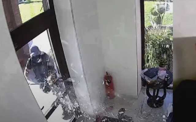 Адвокат из Днепра рассказал, как в его дом по ошибке ворвался спецназ