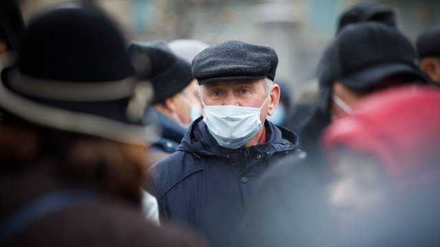 В Украине выявили более 7 тысяч случаев COVID-19