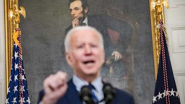 Сенат поддержал антикризисный пакет Байдена на 1,9 триллиона: кому достанутся деньги