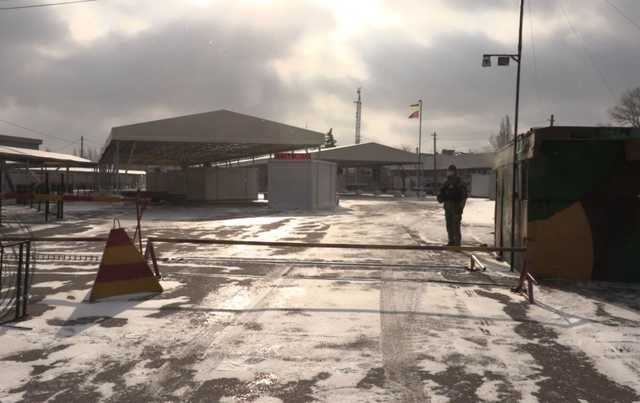 Окупанти блокують низку КПВВ на Донбасі: де зараз пропускають людей