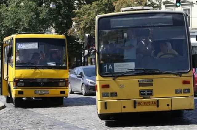 На Львовщине водитель выгнал из маршрутки дочь погибшего воина АТО
