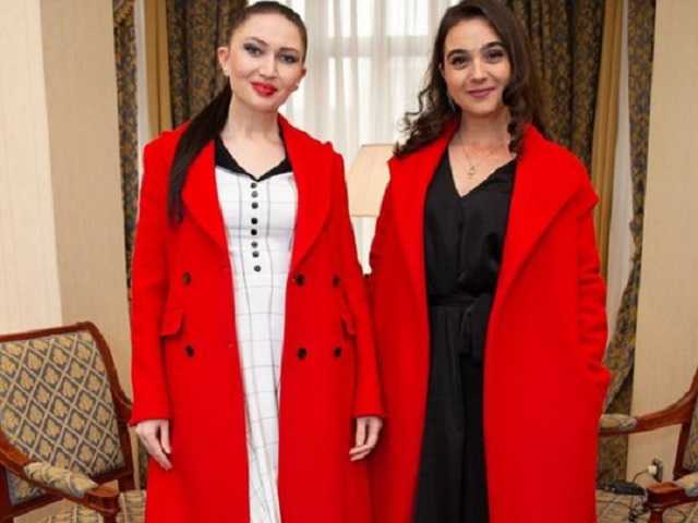 У пресс-секретаря Зеленского рассмотрели засос на шее