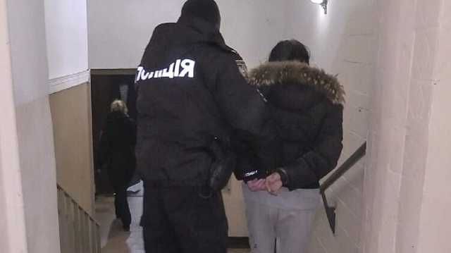 В Киеве мужчина зарезал молодого ухажёра своей бывшей жены во время праздничного застолья