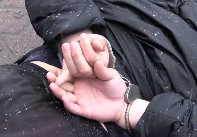 Погрожував та вимагав неіснуючий борг: у Вінниці затримали 25-річного зловмисника